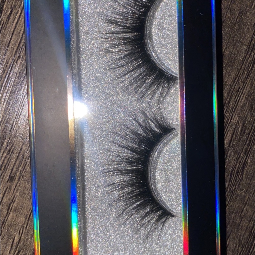 Eyelashes - Picture 13 of 13